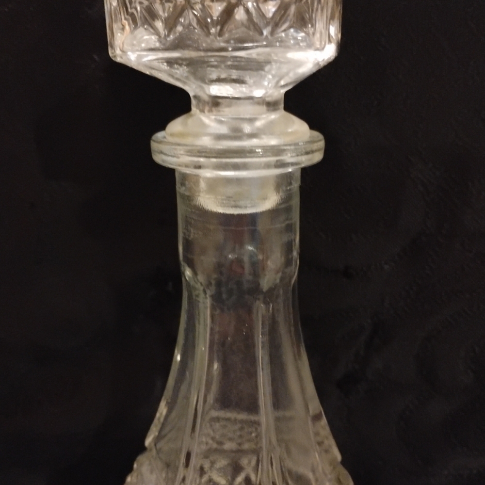 Vintage Bundle Of 4 Glass/Crystal/ Glass Empty Decanters With Matching Stoppers! - Picture 13 of 16